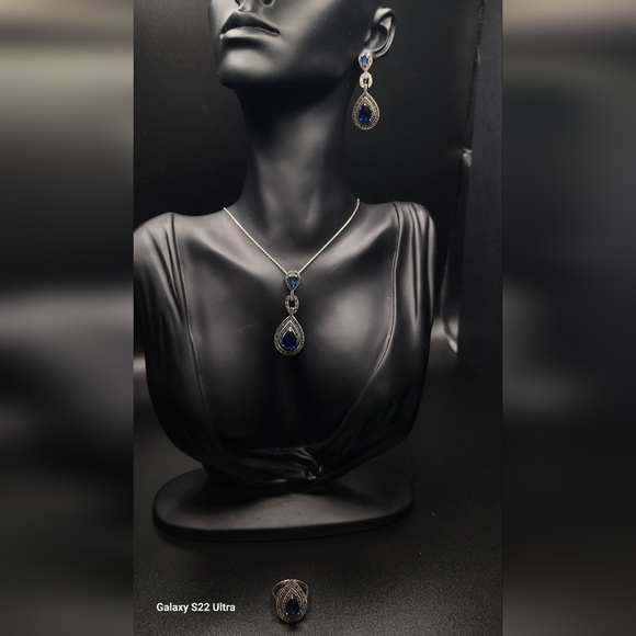 Vintage 925 Sterling Silver Necklace & Earrings Setwith Blue Zircon Stones - Picture 4 of 6